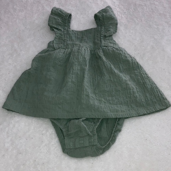 🆕 NWOT - Carter’s Just One You - Green Ruffled Baby Dress - Picture 1 of 5